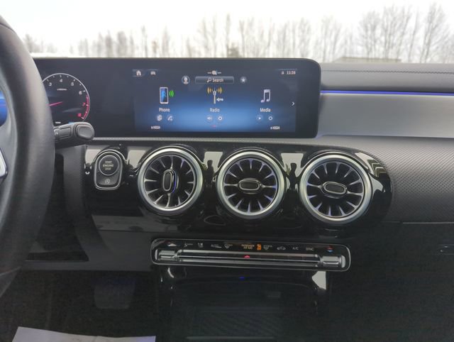 Used 2025 Mercedes-Benz CLA 250 4MATIC image 23