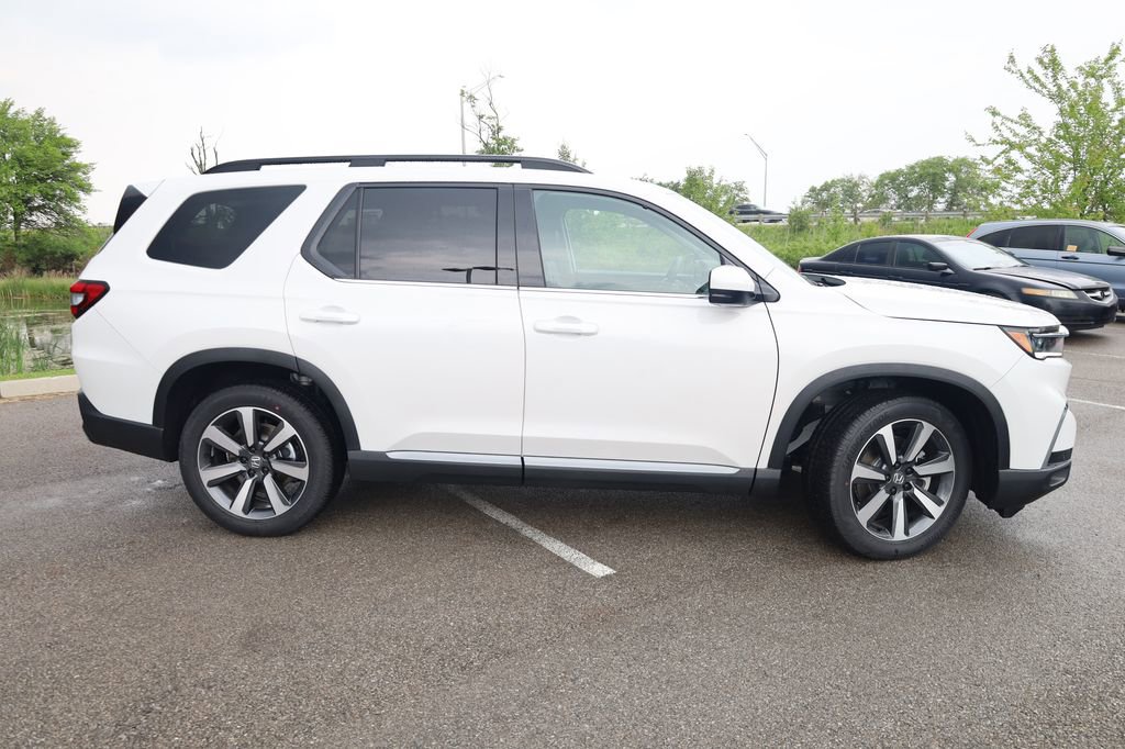 New 2025 Honda Pilot Touring image 7