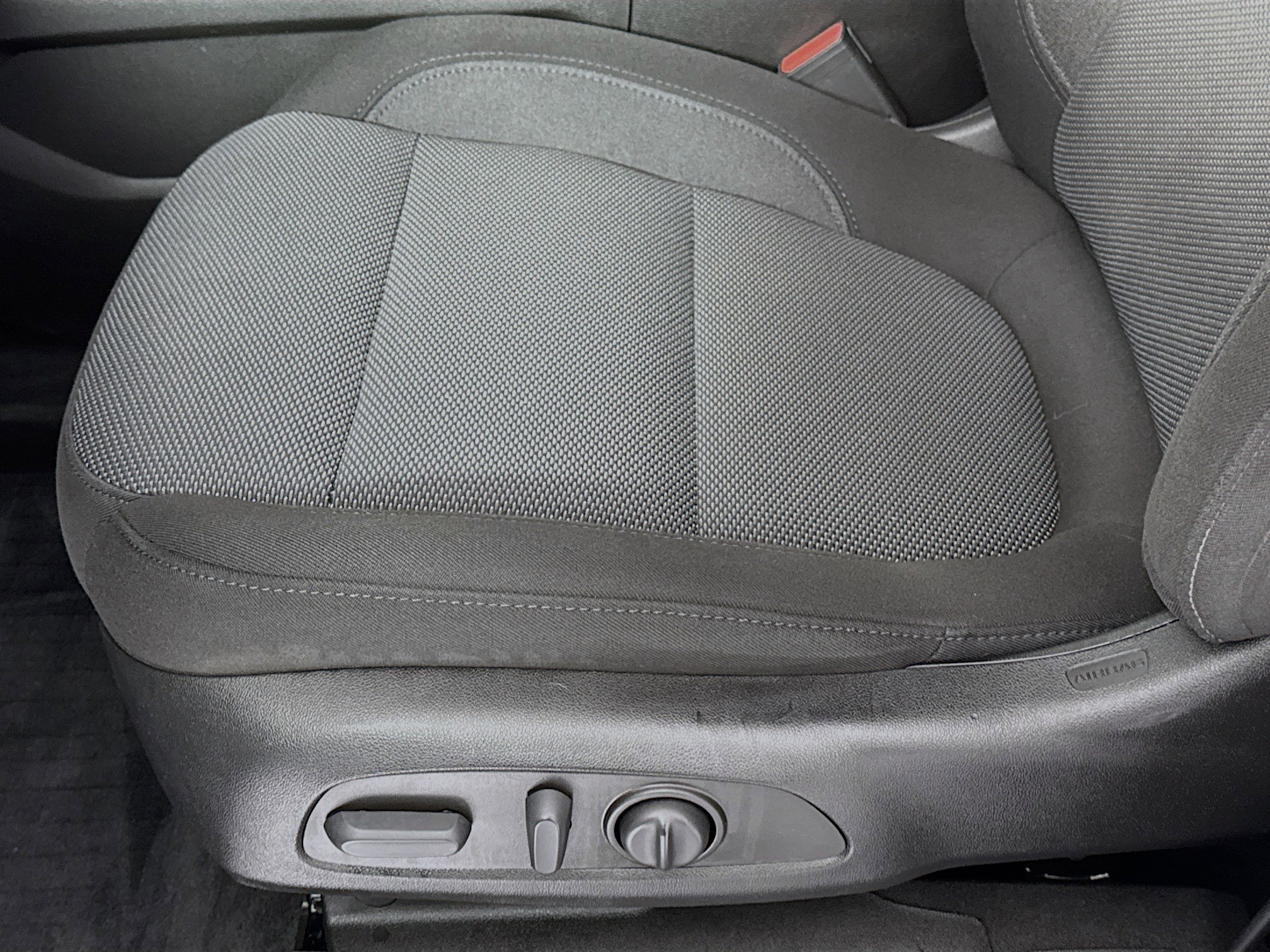 Used 2023 Chevrolet Traverse LT image 18