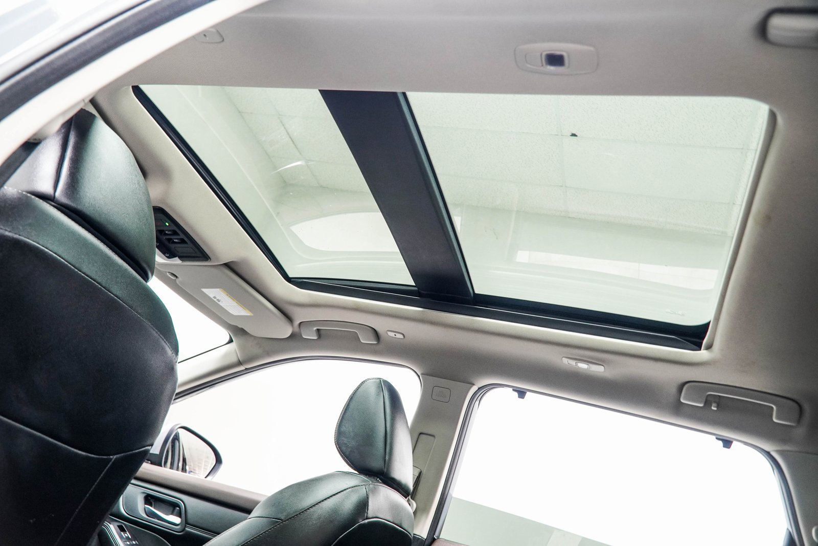 Used 2023 Nissan Rogue SL w/ SL Premium Package image 31