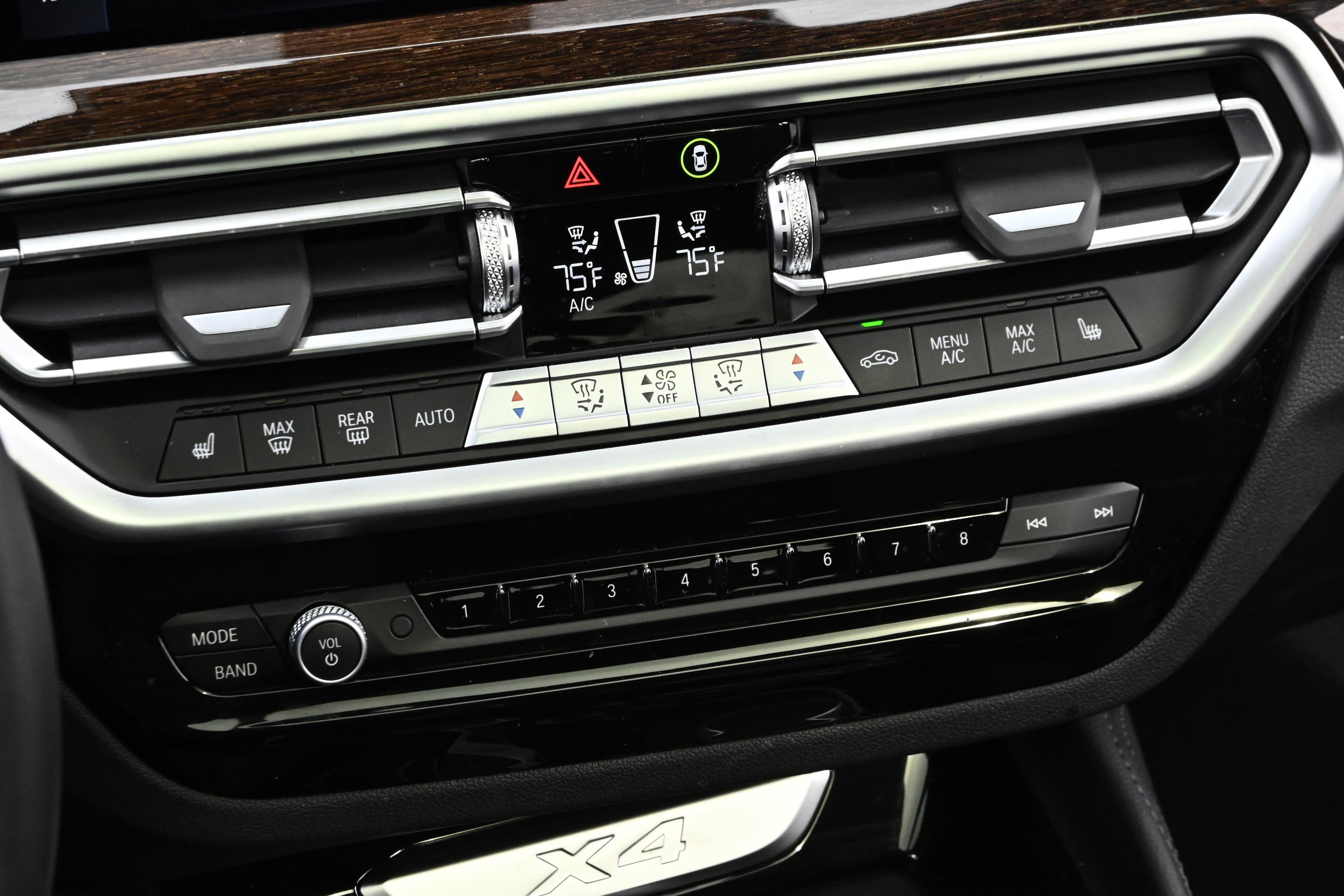 Certified 2025 BMW X4 xDrive30i image 15