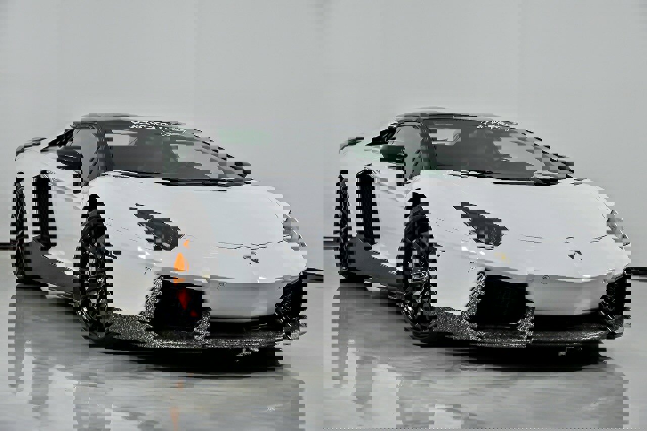 Used 2015 Lamborghini Aventador LP 700-4 image 3