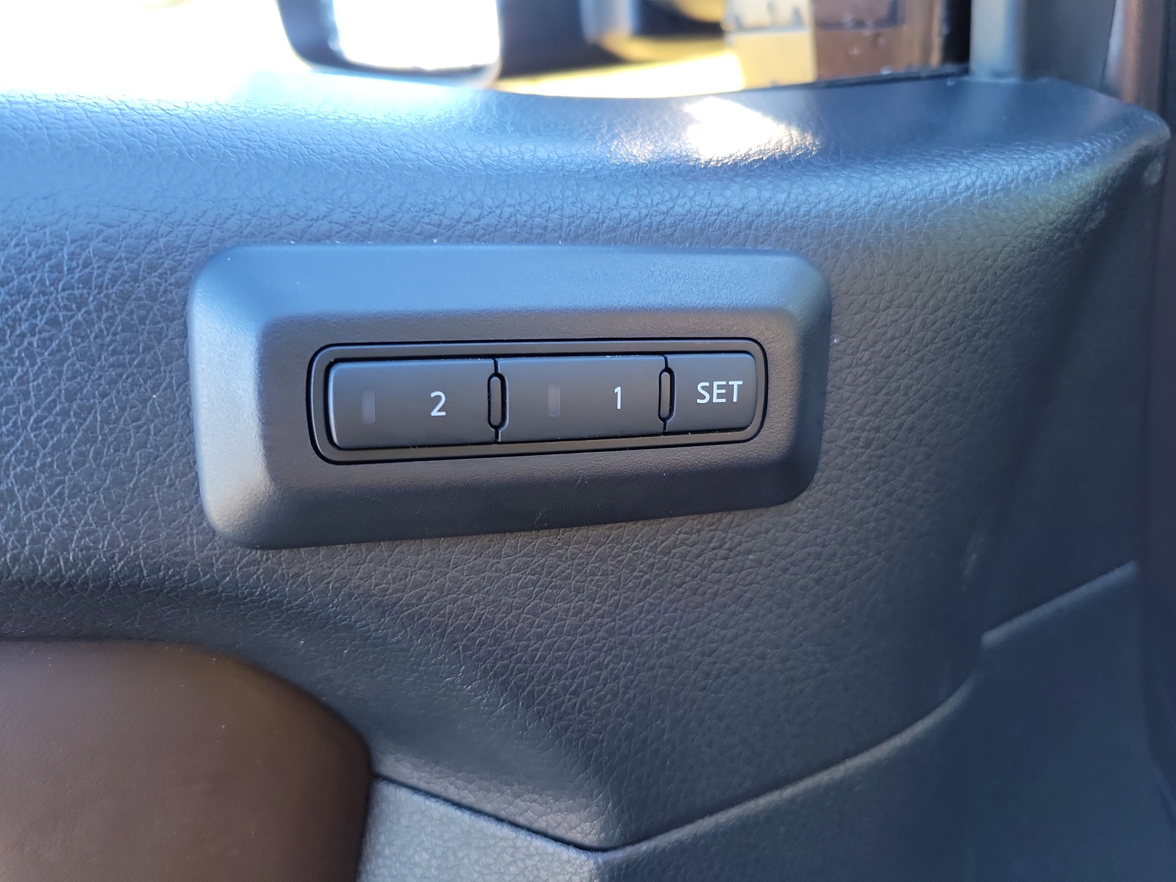 Used 2017 Nissan Titan Platinum Reserve image 31