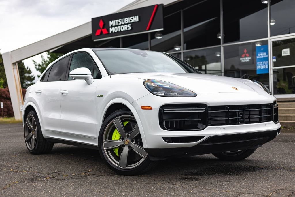 Used 2023 Porsche Cayenne Turbo S AWD/4WD image 1
