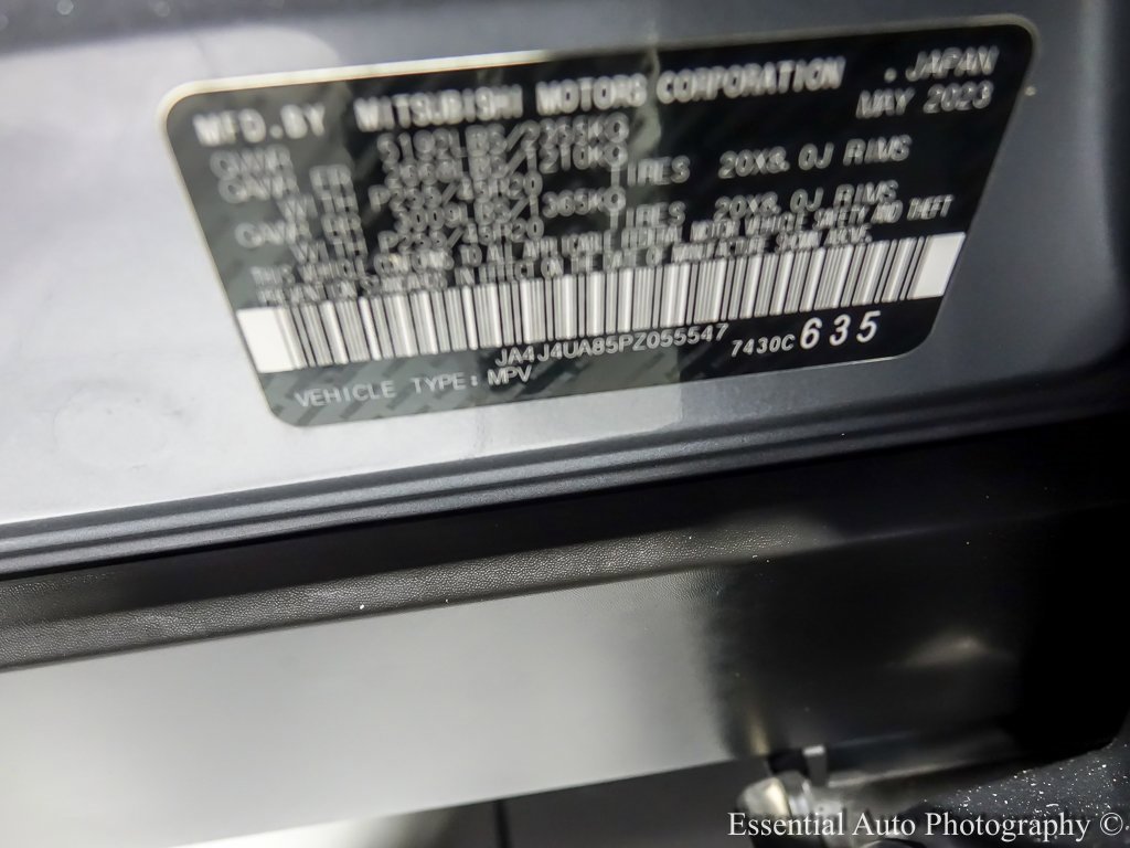 Used 2023 Mitsubishi Outlander SE image 36