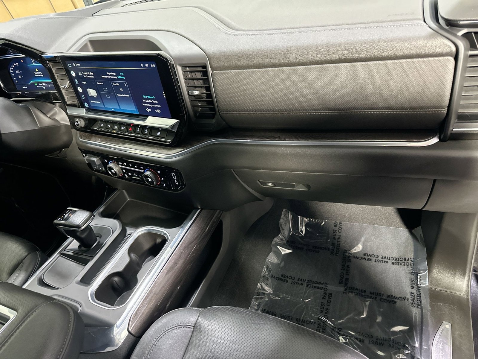 Used 2022 Chevrolet Silverado 1500 LTZ image 35