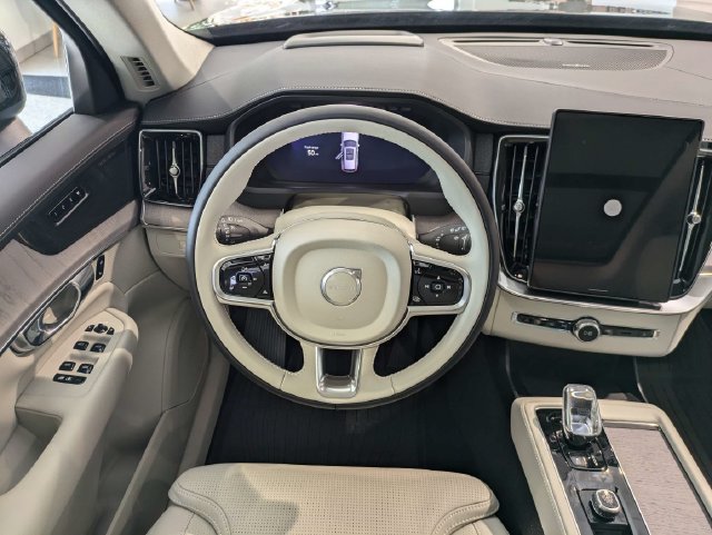 New 2027 Volvo XC90 B6 Ultra AWD/4WD image 13
