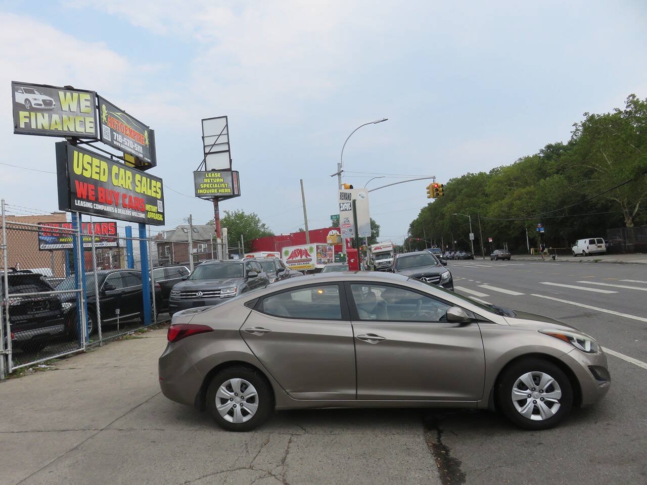 Used 2016 Hyundai Elantra SE FWD image 9