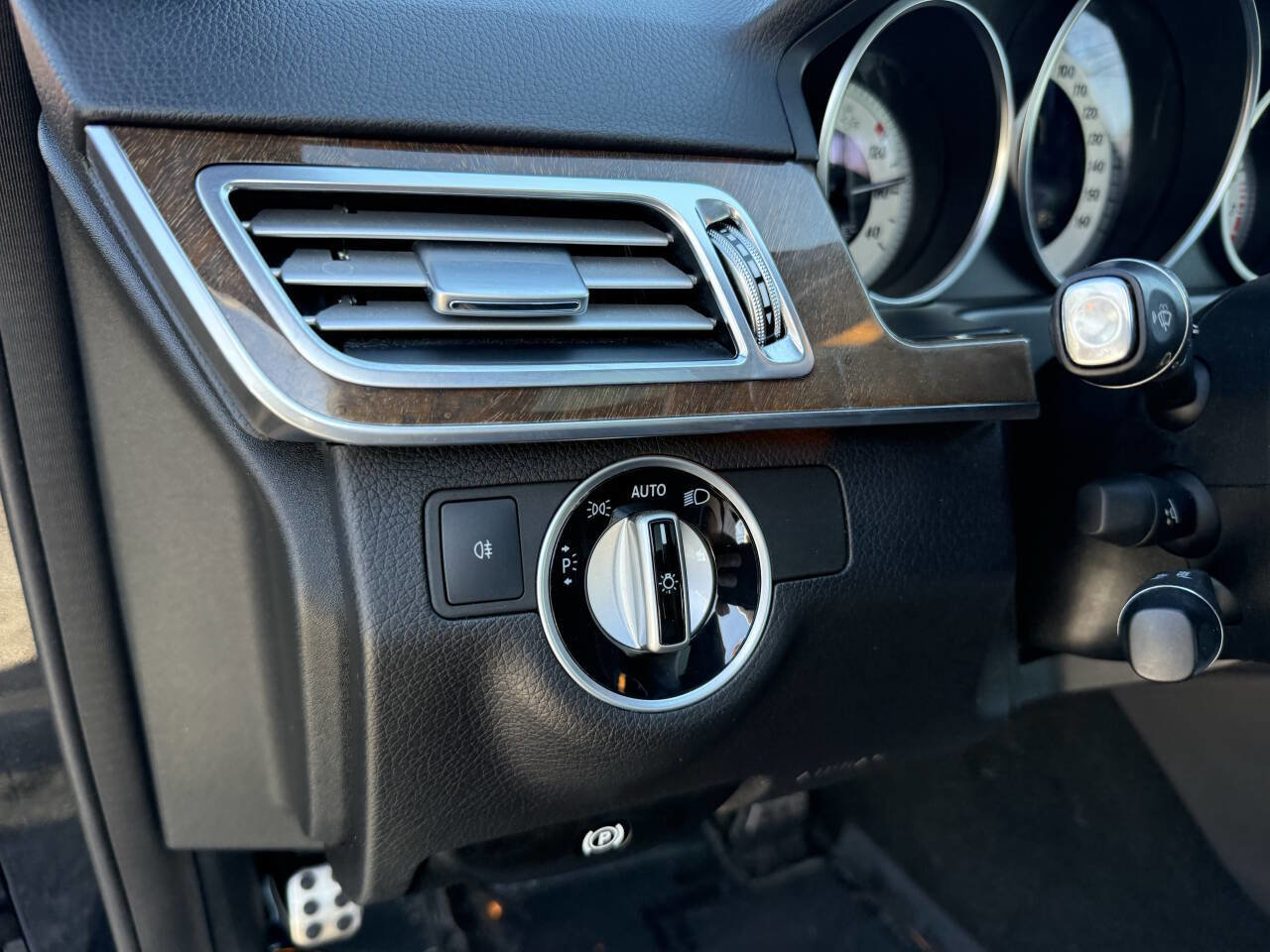 Used 2015 Mercedes-Benz E 350 E 350 4MATIC AWD 4dr Wagon w/ Premium 1 Package image 24