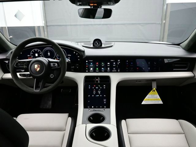 Used 2025 Porsche Taycan GTS image 20