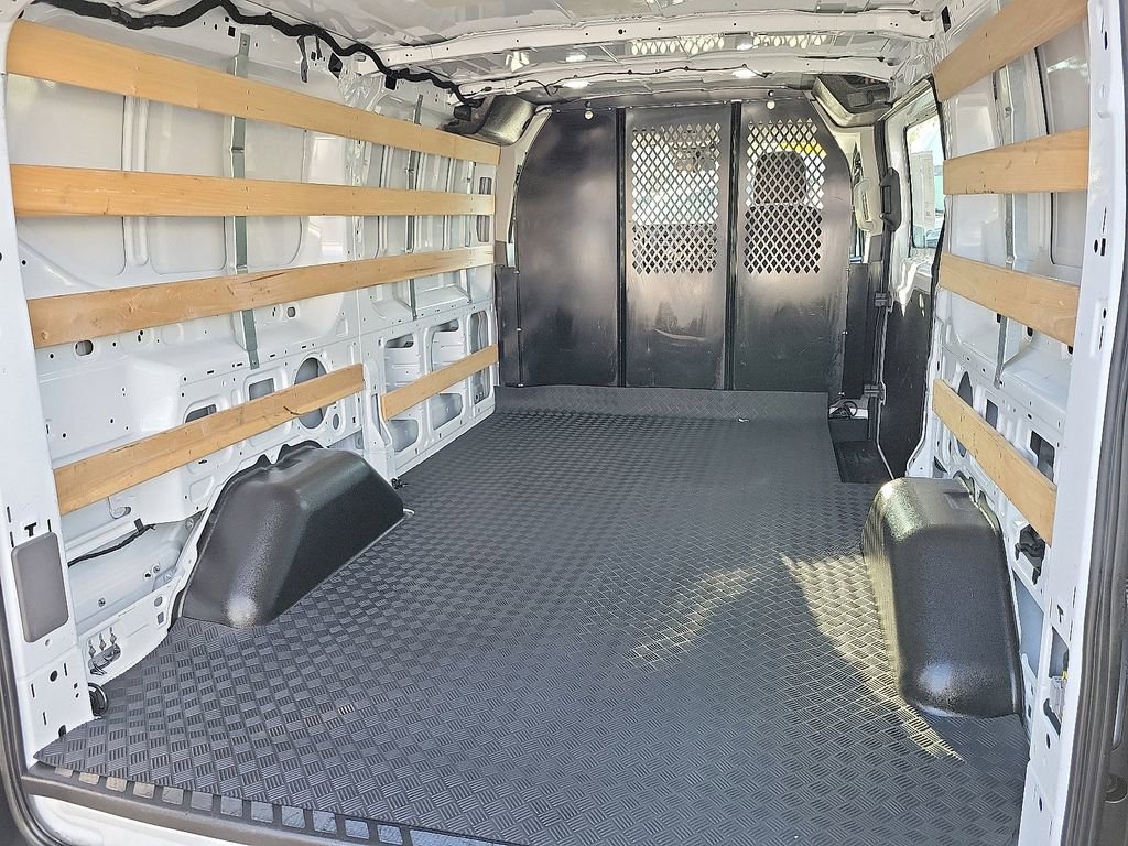 Used 2024 Ford Transit 250 Low Roof w/ Exterior Upgrade Package image 15