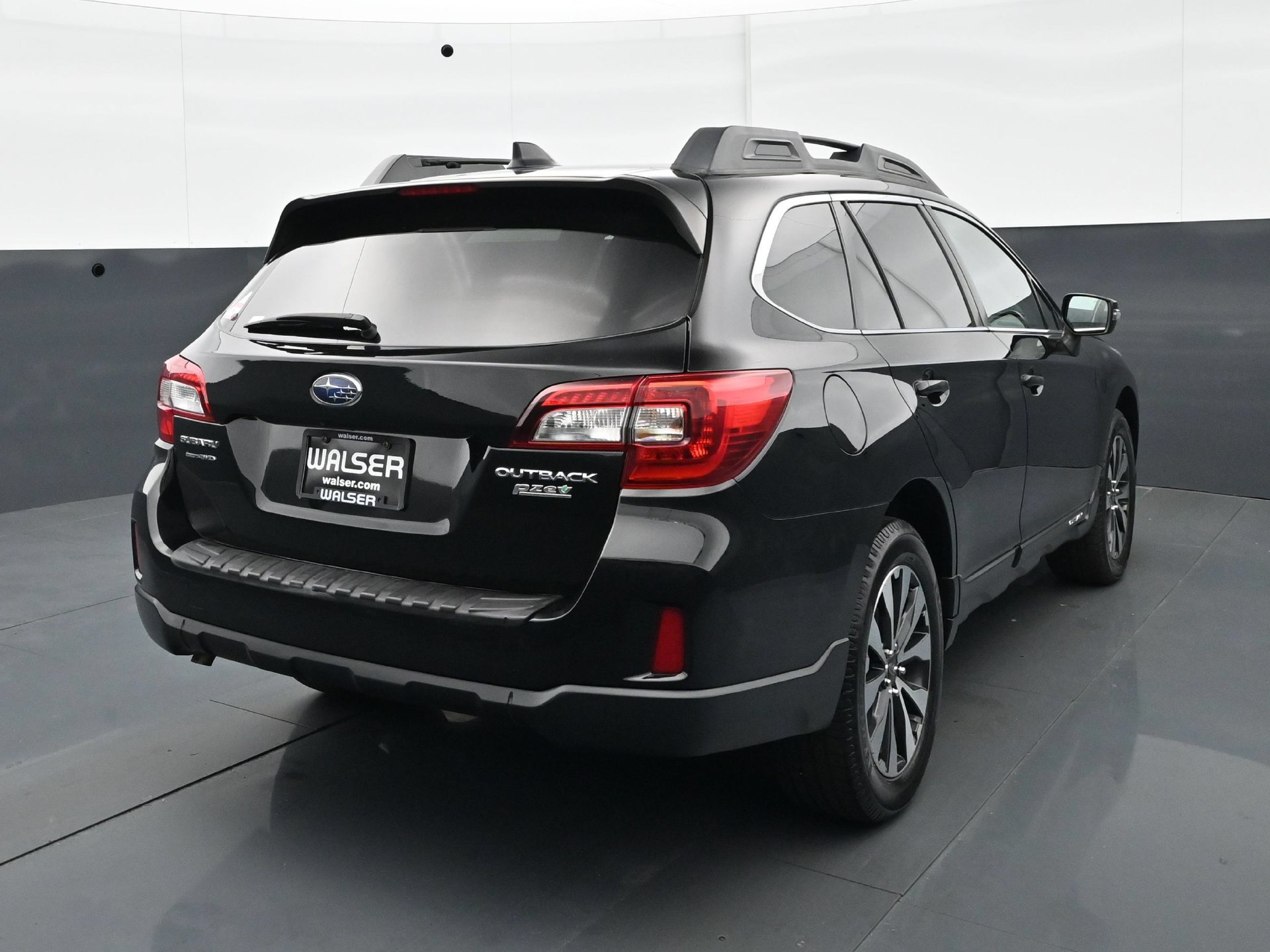 Used 2016 Subaru Outback 2.5i Limited AWD/4WD image 5