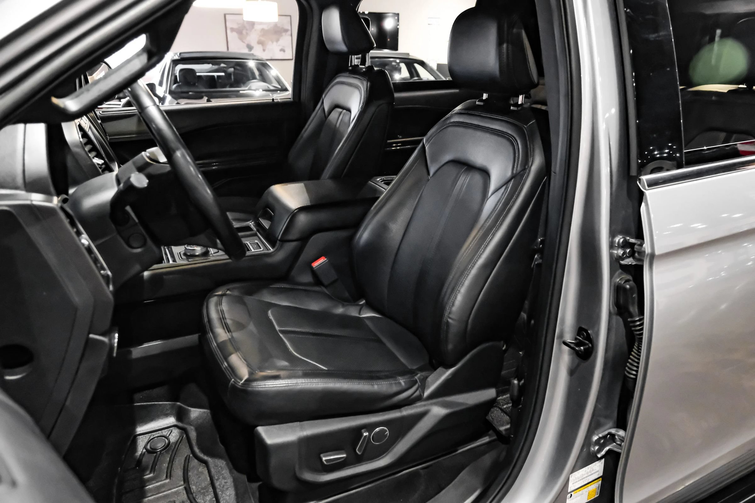 Used 2021 Ford Expedition Limited RWD image 26