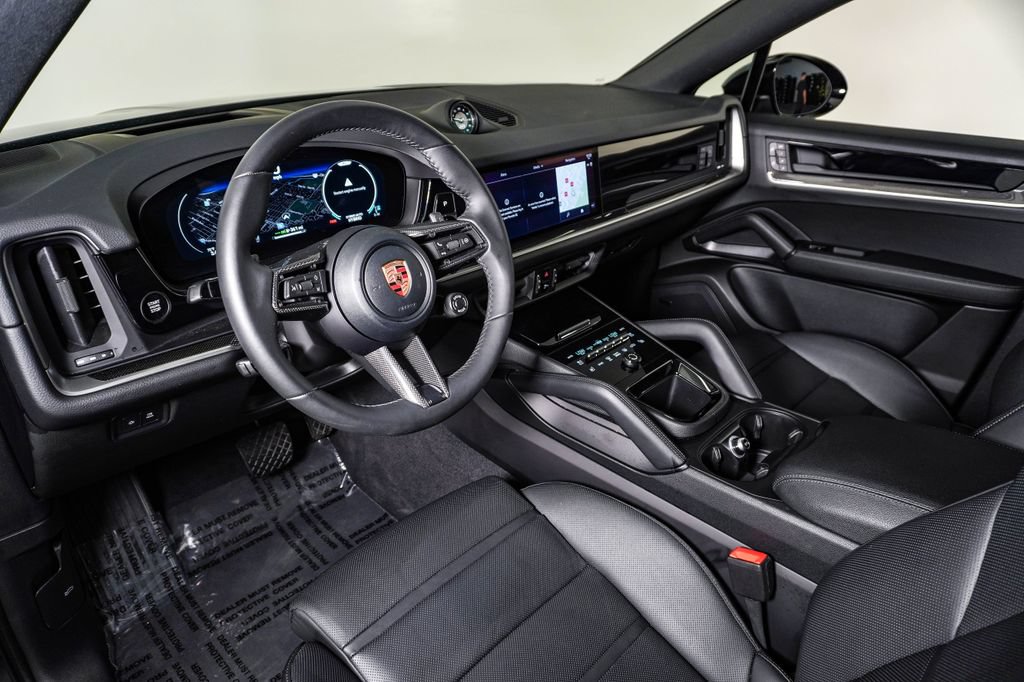 Certified 2026 Porsche Cayenne E-Hybrid Coupe AWD/4WD image 4