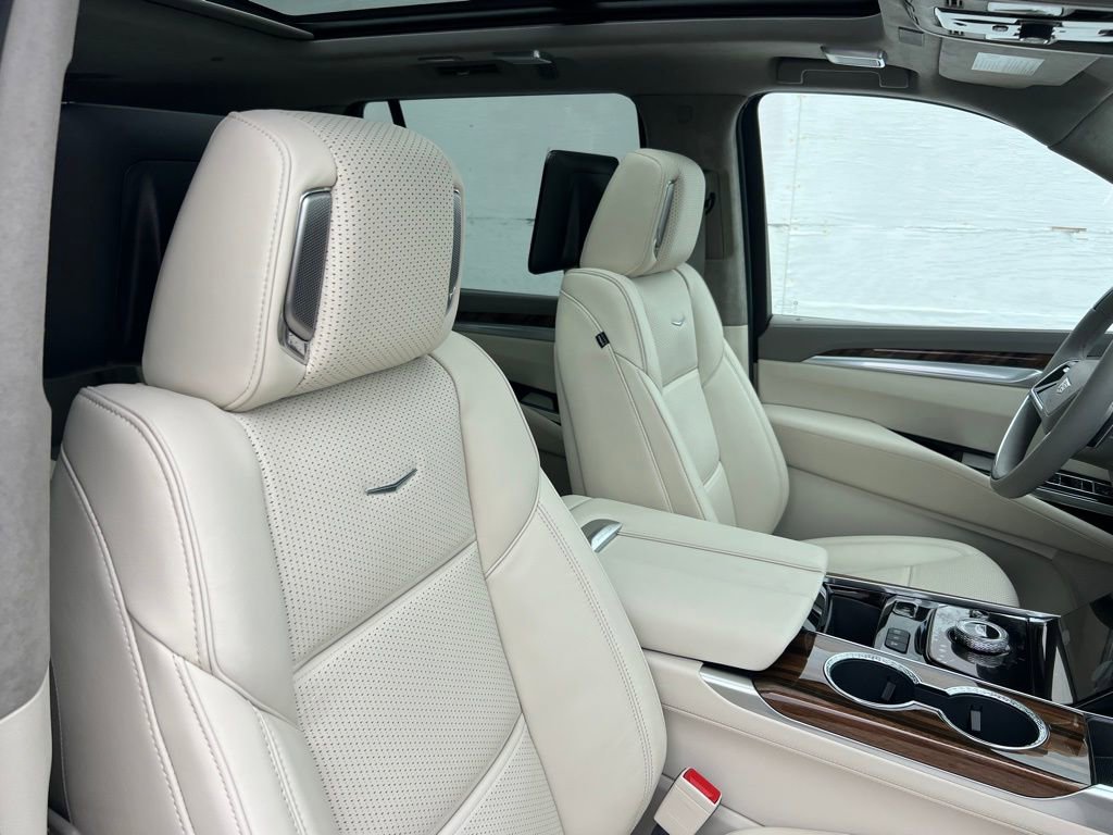 New 2026 Cadillac Escalade Platinum Luxury AWD/4WD image 32