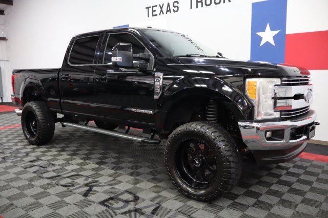 Used 2017 Ford F250 Lariat w/ Lariat Ultimate Package AWD/4WD image 18