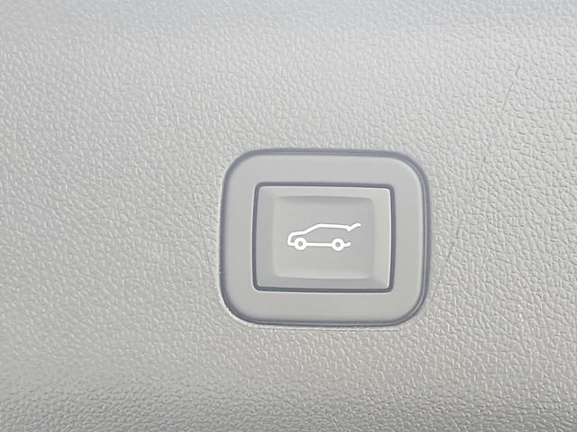 Used 2025 GMC Yukon XL Denali AWD/4WD image 55