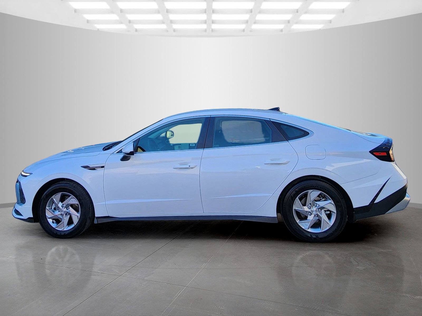 Certified 2025 Hyundai Sonata SE image 4