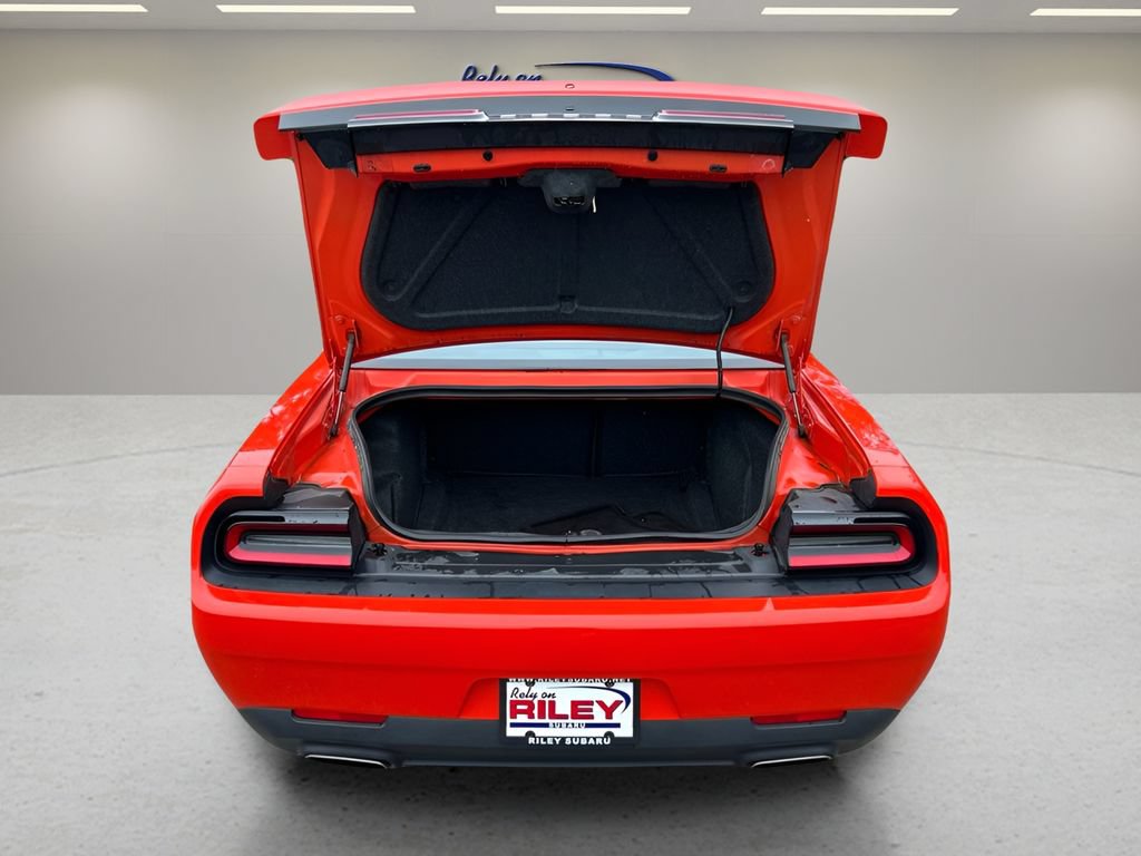 Used 2018 Dodge Challenger SXT RWD image 14