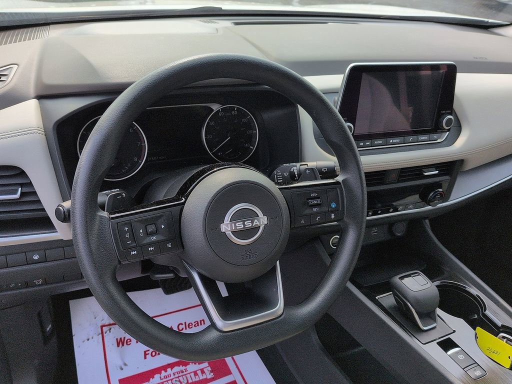 Used 2023 Nissan Rogue SV image 9