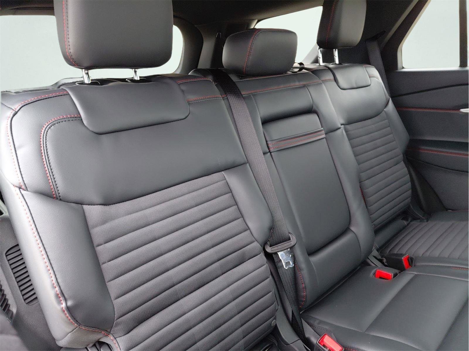 New 2026 Ford Explorer ST-Line w/ ST-Line Street Pack image 19