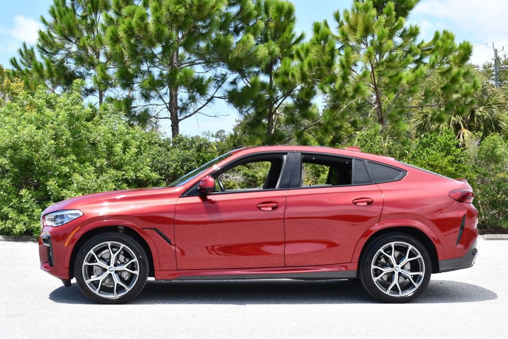 Used 2022 BMW X6 xDrive40i w/ Executive Package AWD/4WD image 3