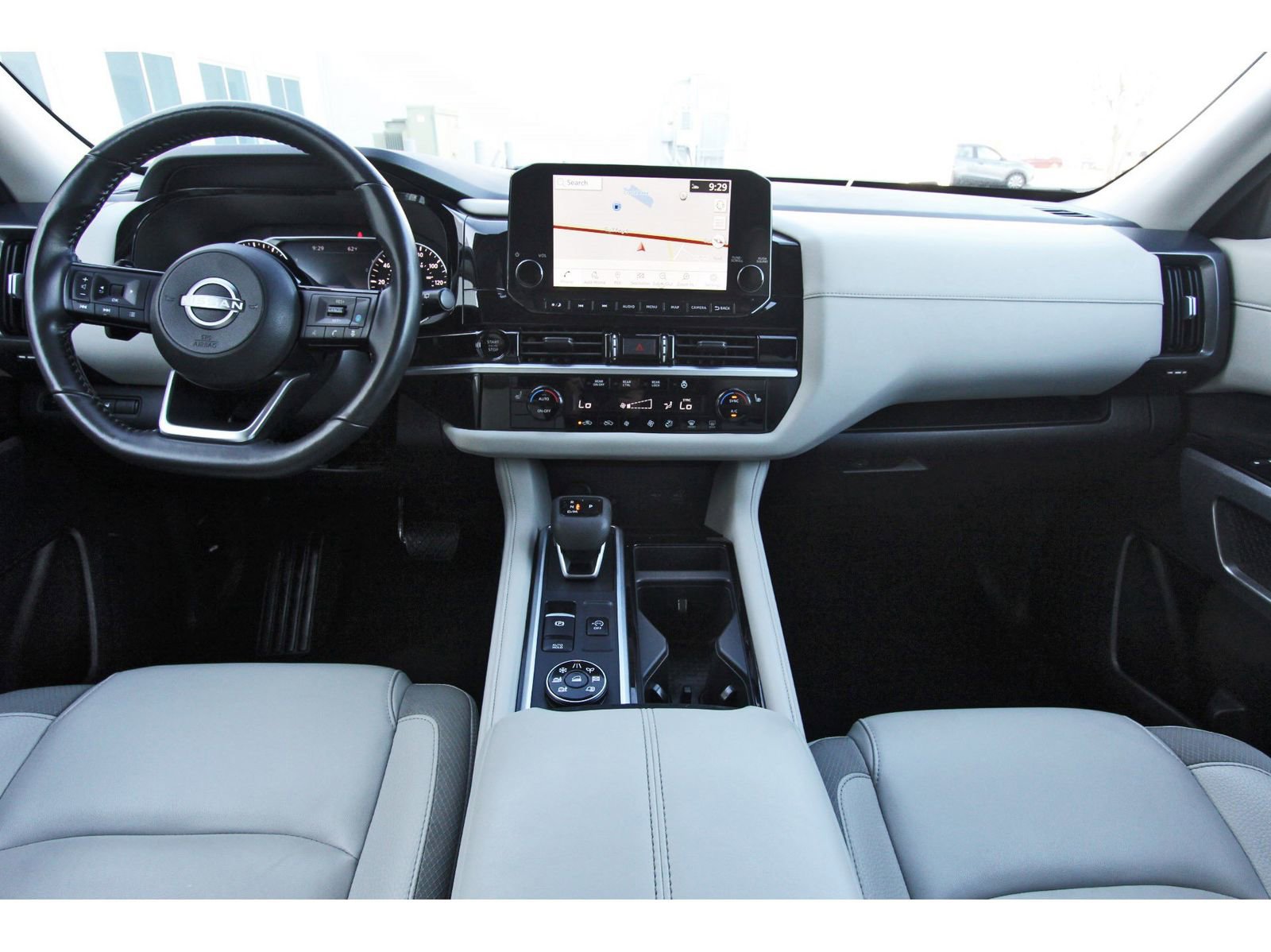 Used 2025 Nissan Pathfinder SL image 12