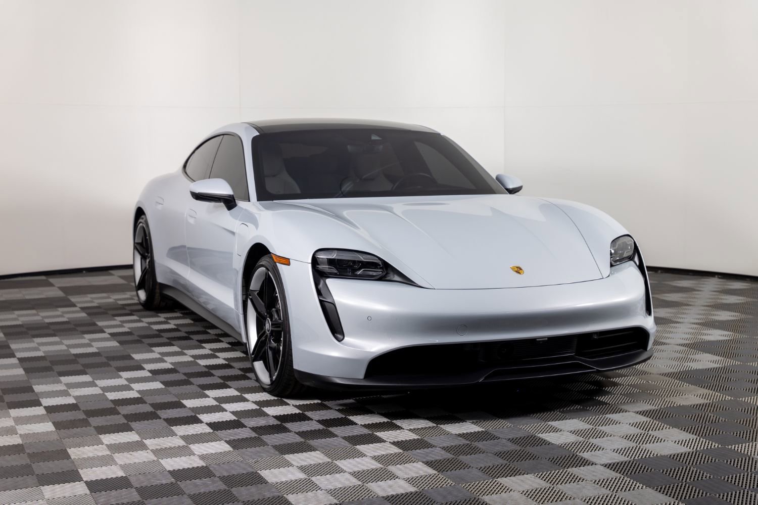 Used 2021 Porsche Taycan 4S w/ Premium Package image 10