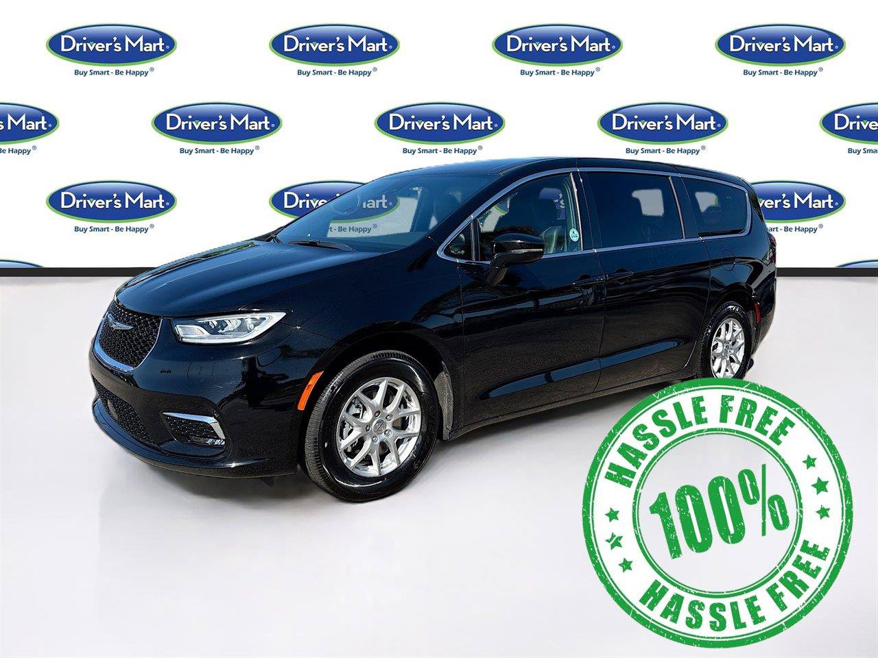 Used 2025 Chrysler Pacifica Select FWD image 3