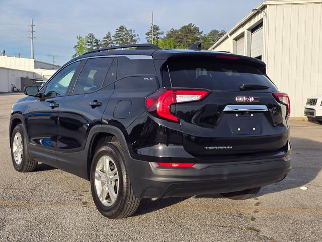 Used 2023 GMC Terrain SLE w/ Driver Convenience Package FWD image 3
