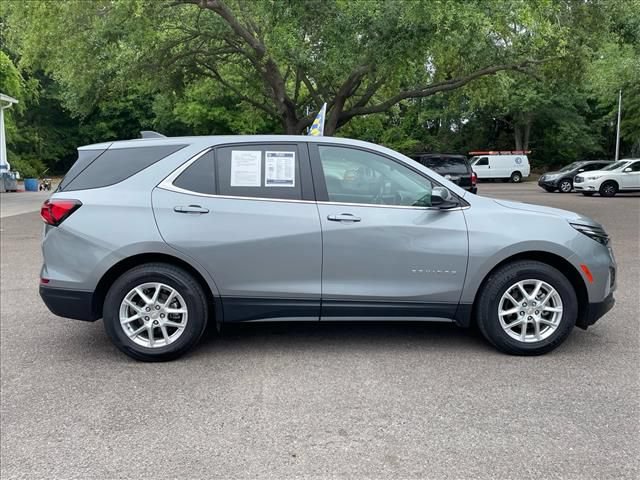 Used 2023 Chevrolet Equinox LT FWD image 2