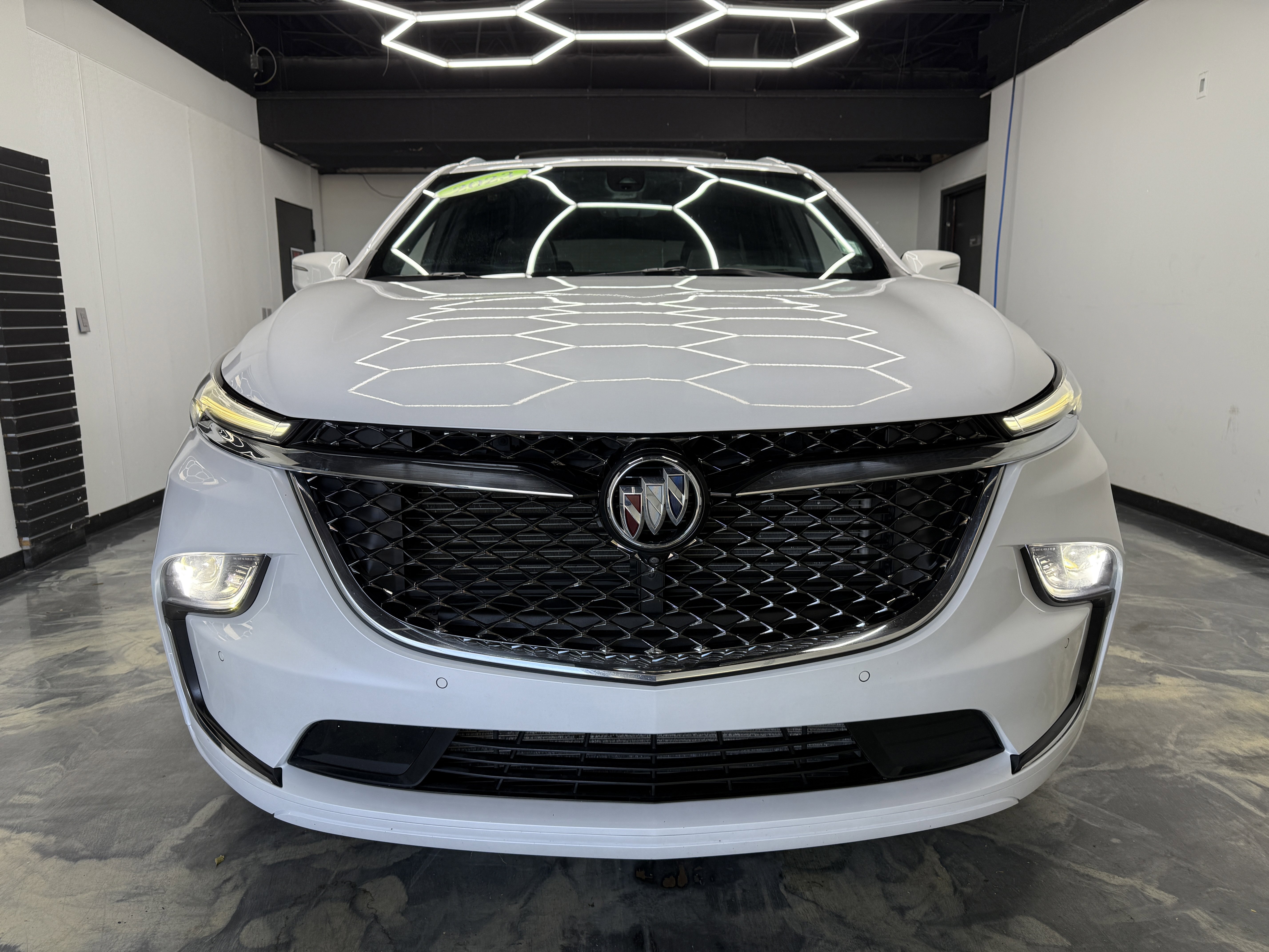 Used 2023 Buick Enclave Avenir image 8