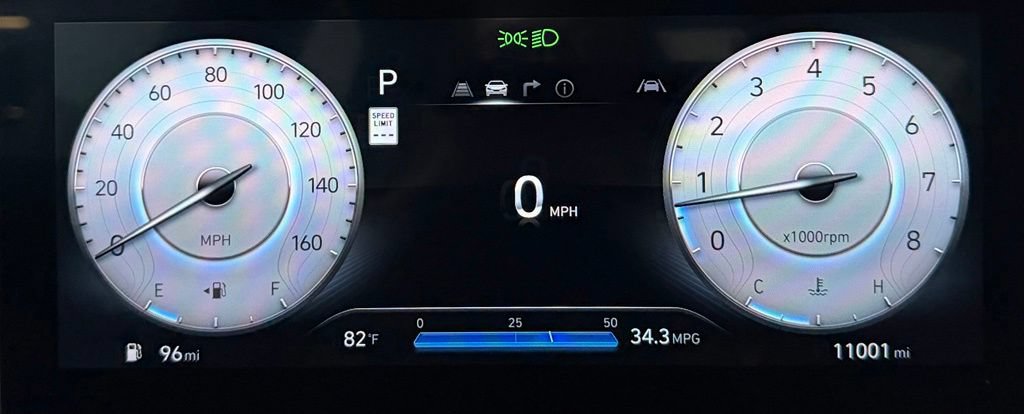 Certified 2024 Hyundai Elantra SEL w/ Convenience Package FWD image 17