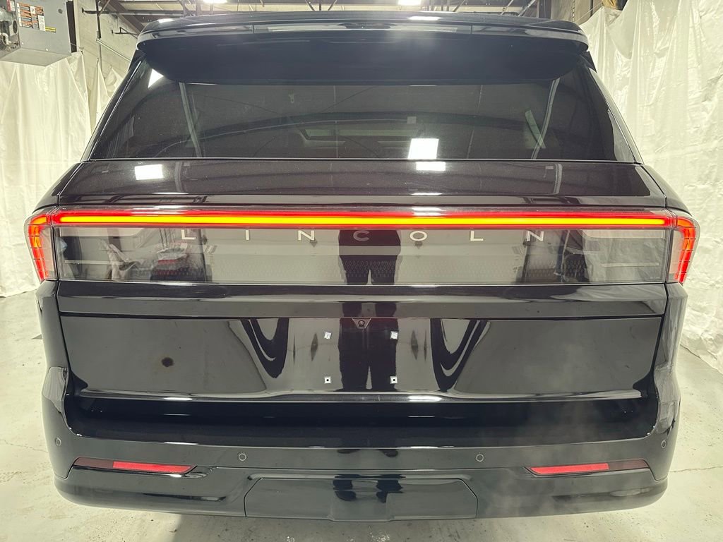 Used 2025 Lincoln Navigator Reserve image 6