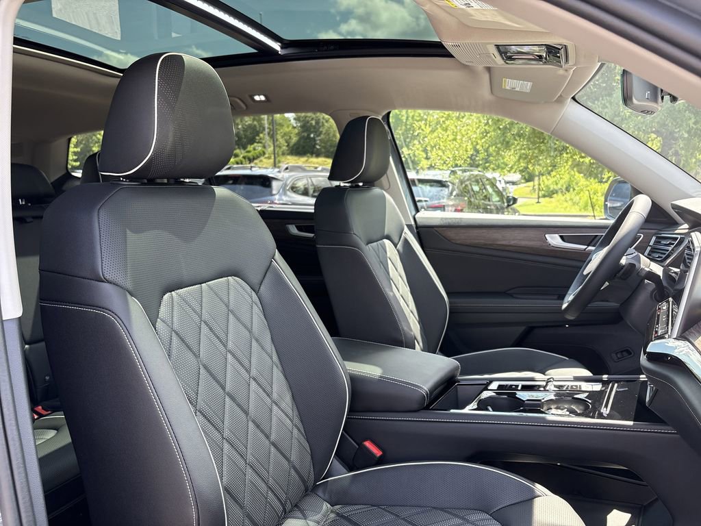 New 2025 Volkswagen Atlas SEL Premium R-Line image 21