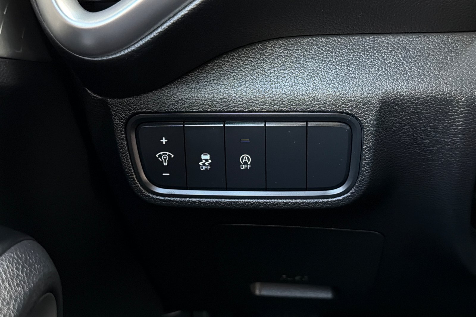 Used 2024 Kia Soul LX w/ LX Technology Package FWD image 27