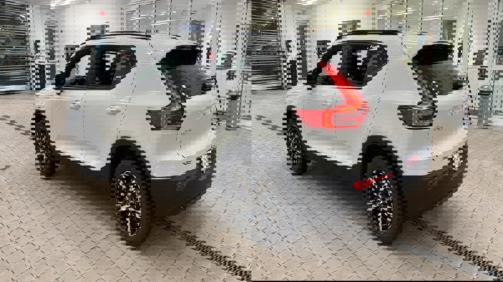 Used 2026 Volvo XC40 B5 Core w/ Climate Package image 7