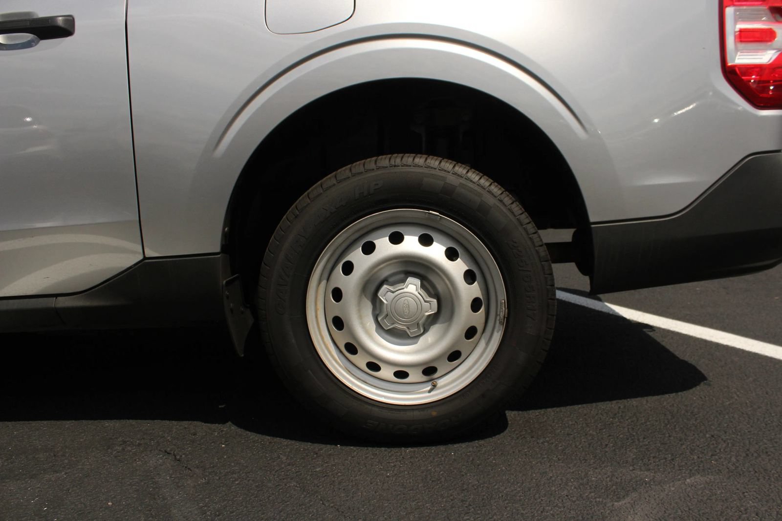 Used 2022 Ford Maverick XL FWD image 4