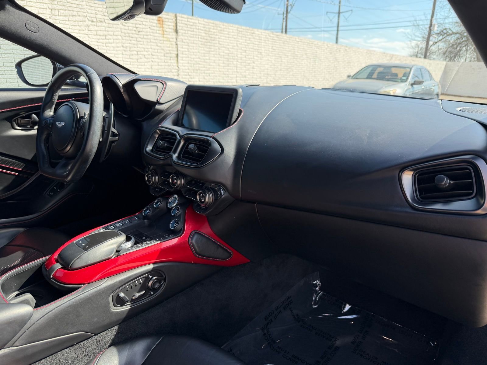 Used 2019 Aston Martin V8 Vantage Coupe image 18