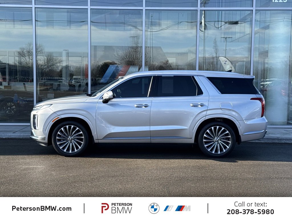 Used 2023 Hyundai Palisade Calligraphy image 3