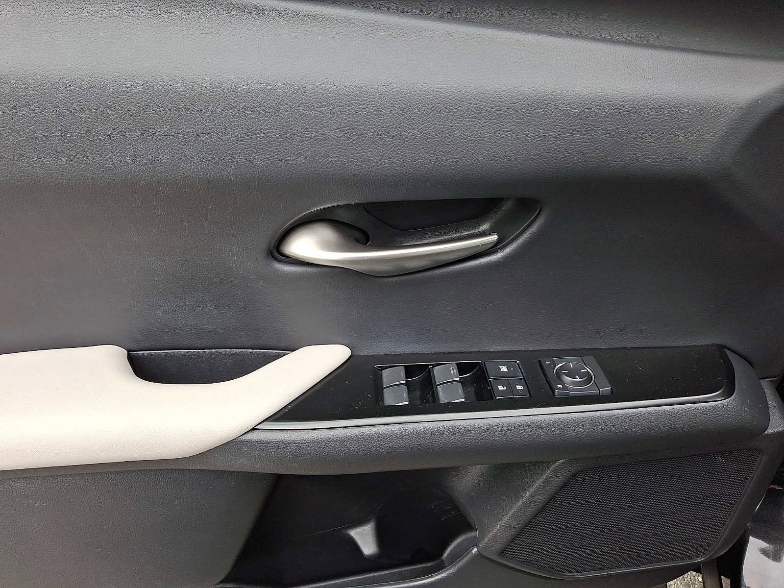 Used 2023 Lexus UX 250h AWD w/ Accessory Package (Z2) image 13