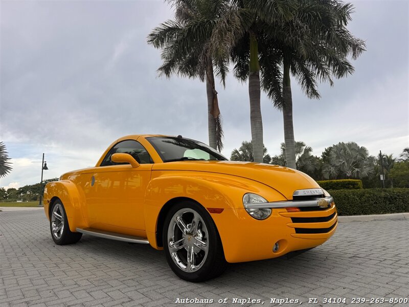 Used 2005 Chevrolet SSR w/ Preferred Equipment Group RWD image 12