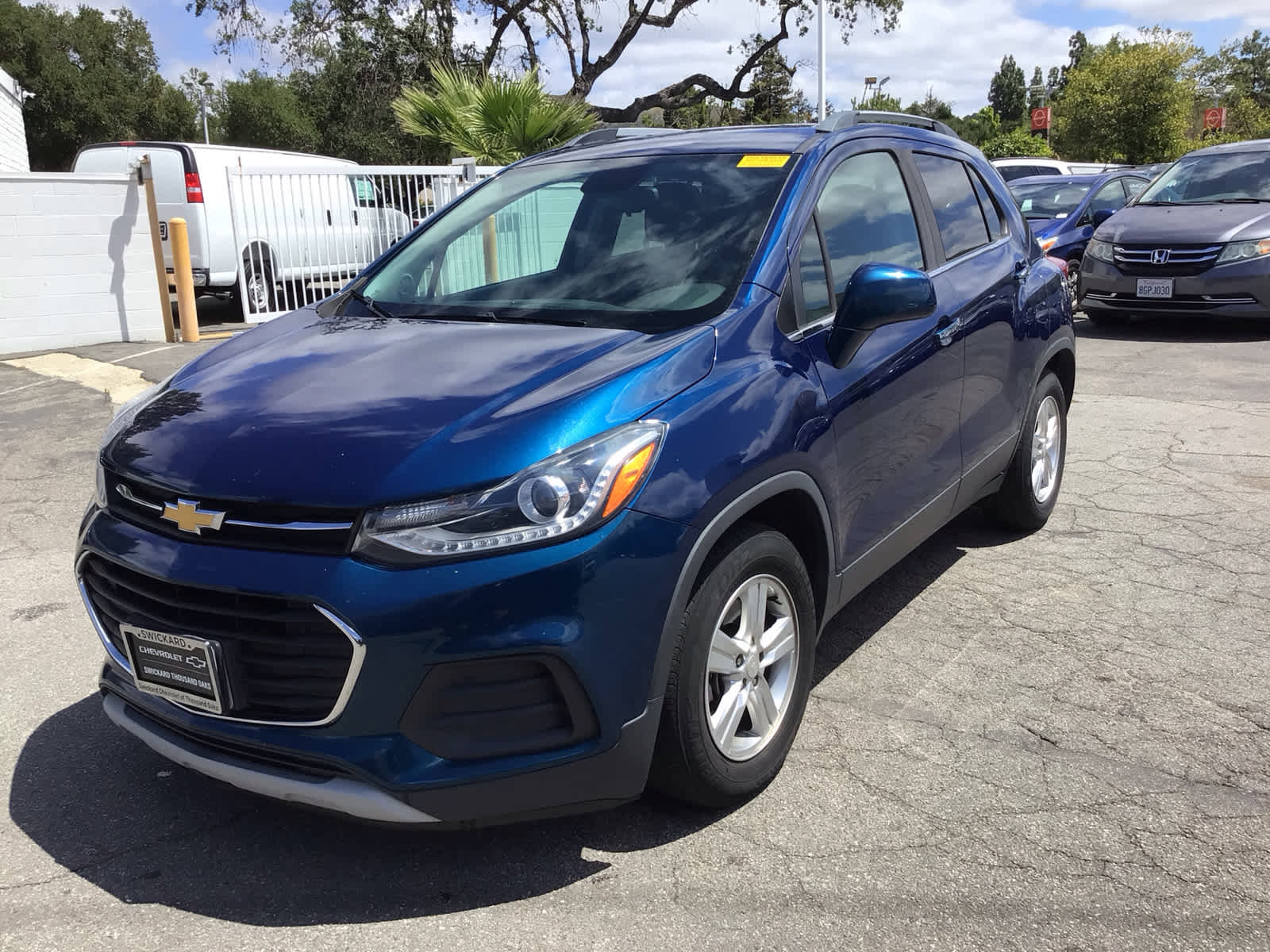 Used 2019 Chevrolet Trax LT w/ Driver Confidence Package FWD image 2