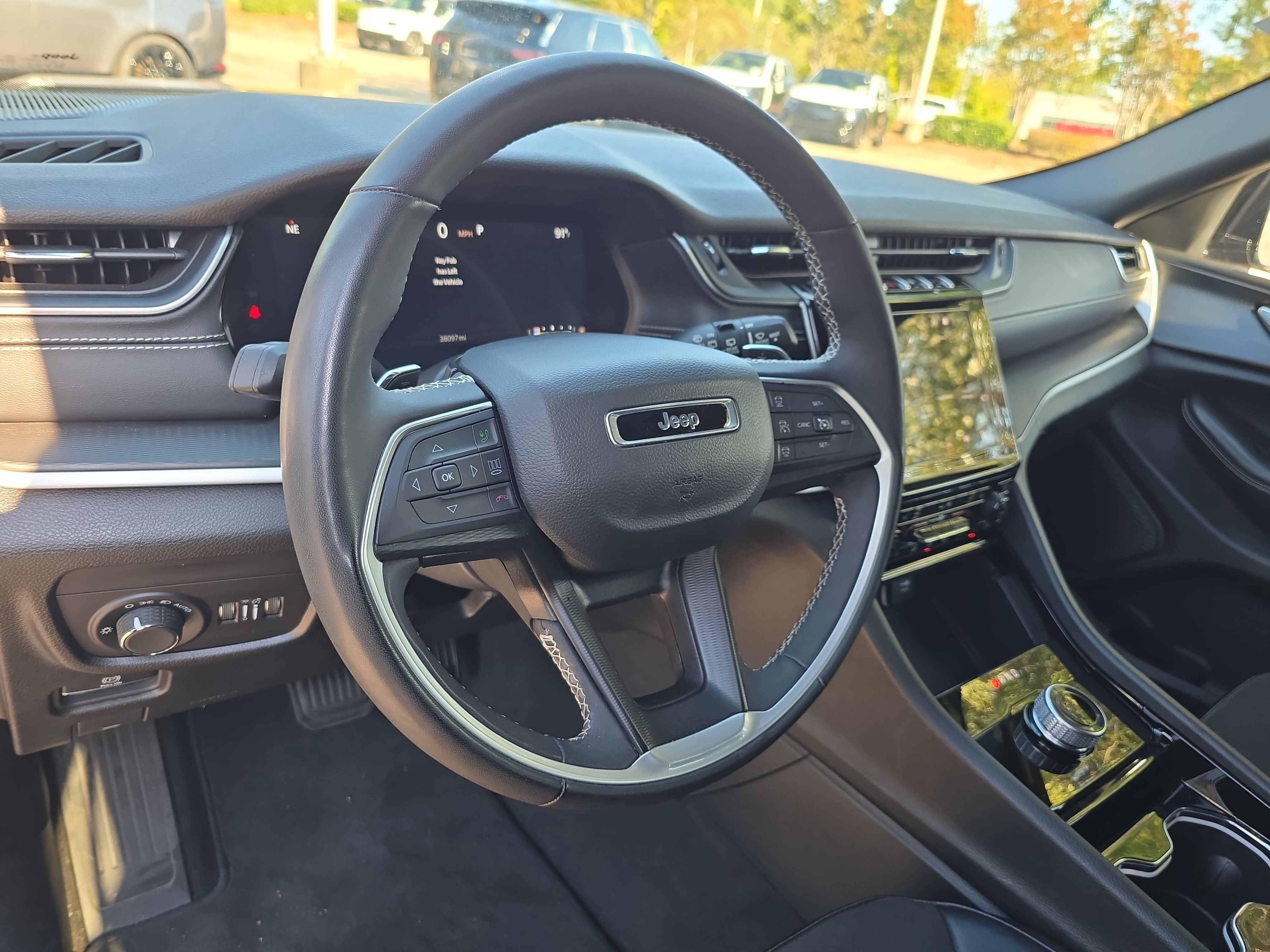 Used 2023 Jeep Grand Cherokee L Laredo AWD/4WD image 17