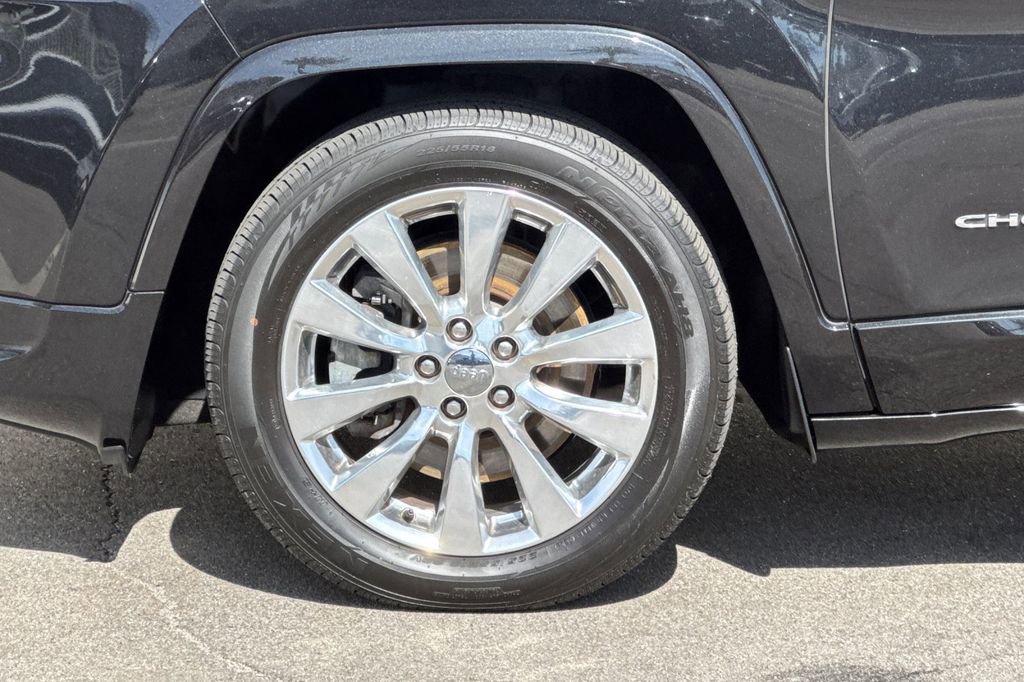 Used 2016 Jeep Cherokee Overland image 32