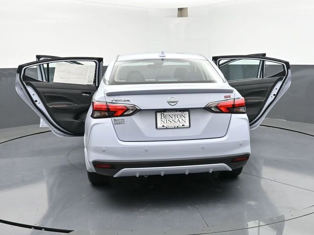 New 2025 Nissan Versa SR w/ Trunk Package FWD image 41