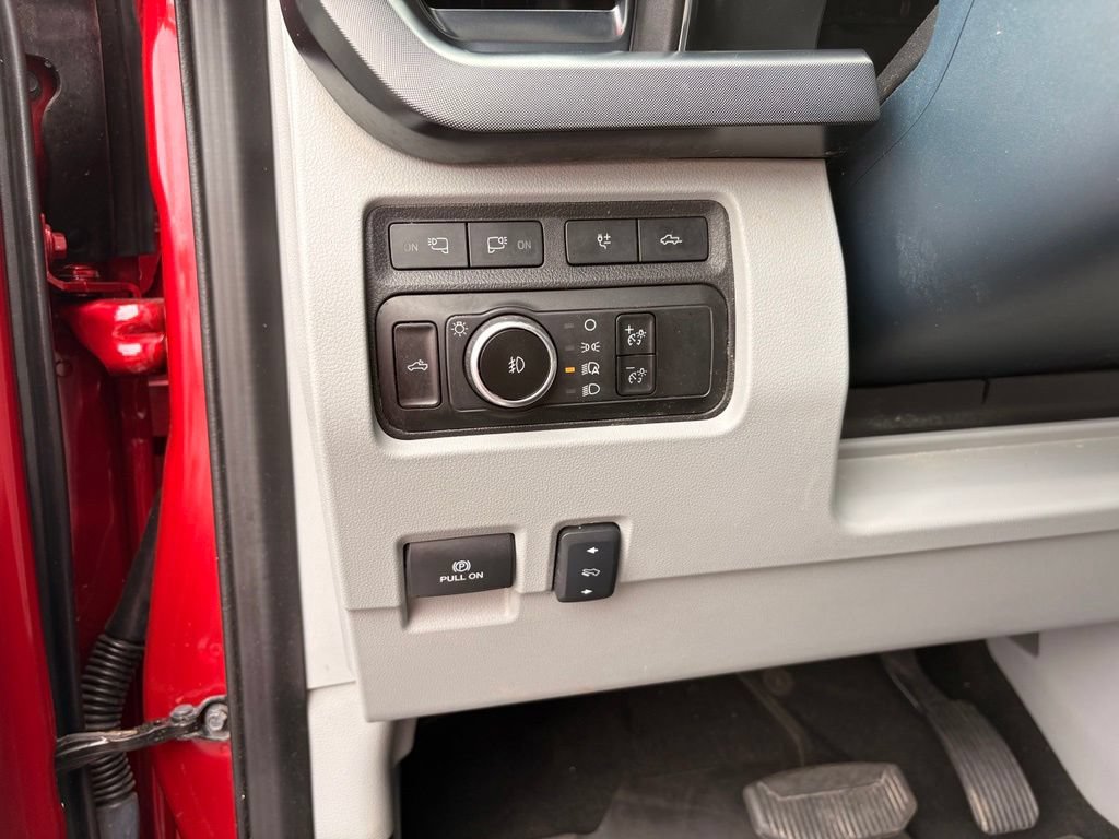 Used 2023 Ford F350 Limited AWD/4WD image 13