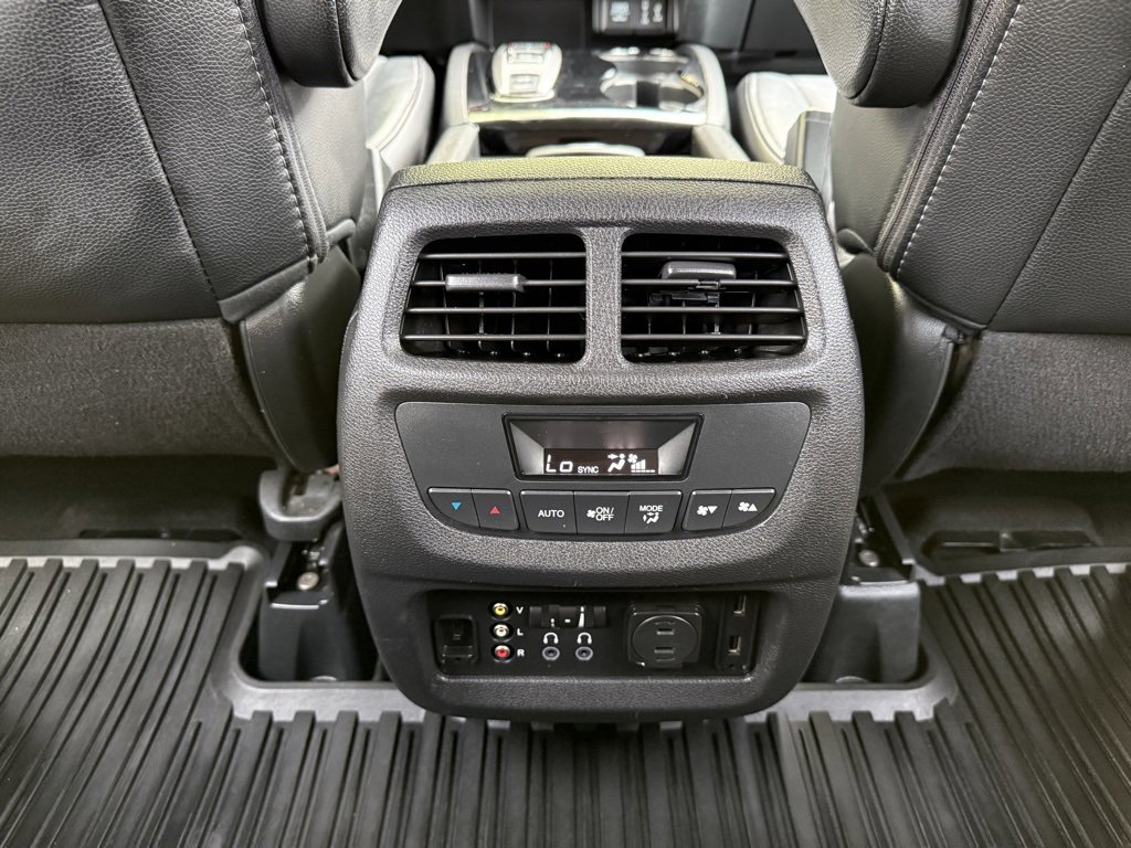 Used 2018 Honda Pilot Touring image 28