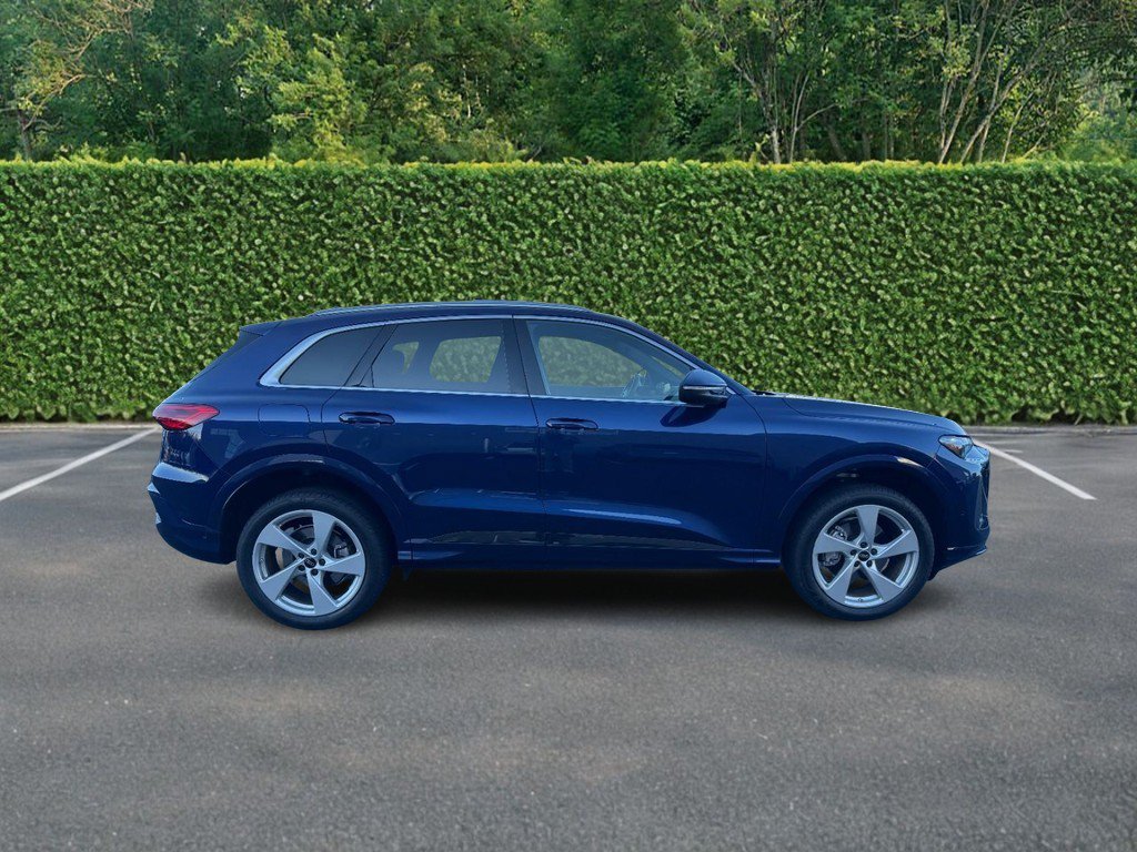 Used 2025 Audi Q5 Premium Plus AWD/4WD image 2