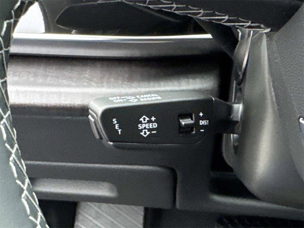 Used 2025 Audi Q8 Premium Plus image 29